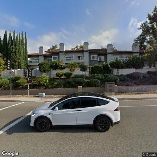 Primary Photo - 3123 E Hillcrest Dr