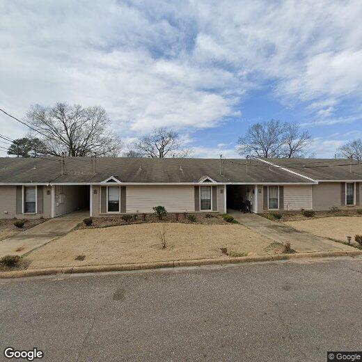 Primary Photo - 101 Cedar Ct