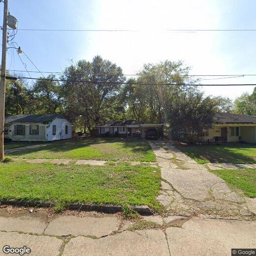 Primary Photo - Cute 3 br 1 bath home ready for your family!