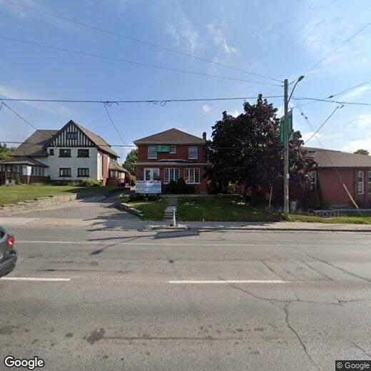 215 Simcoe St N, Oshawa, ON L1G 4T1 Townhouse for Rent in Oshawa, ON