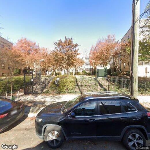 Primary Photo - 210 Oakwood St SE