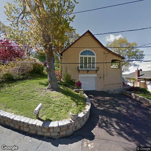 Primary Photo - 1 Bayview Dr