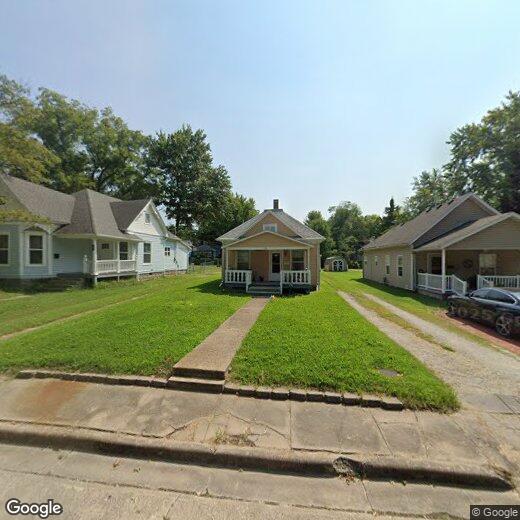 19 E 8th St, Chanute, KS 66720 House Rental in Chanute, KS