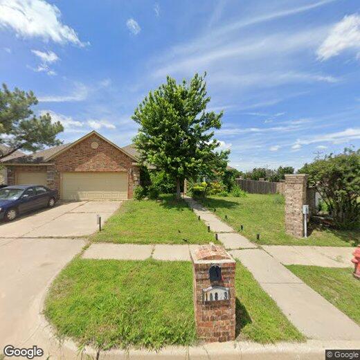 Primary Photo - Spacious 4 bd, 3 bath - Community Pool - N...