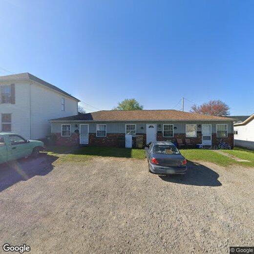 44 E Berkley St, South Zanesville, OH 43701 Room for Rent in South