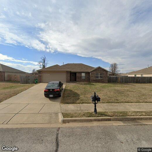 Primary Photo - 320 Aster St