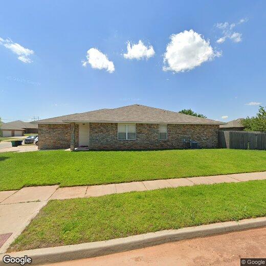 11133 NW 5th Terrace, Yukon, OK 73099 Townhome Rentals in Yukon OK