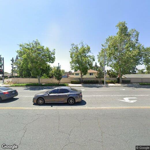 Primary Photo - 647 E Sanderling St