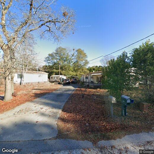 Primary Photo - 123 Combs Dr