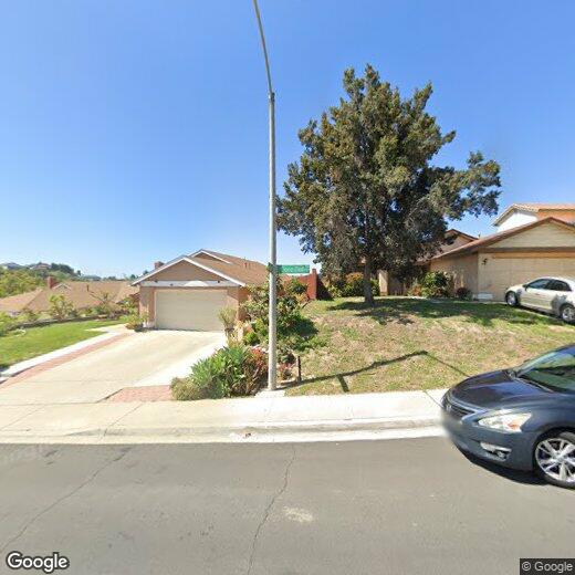 Primary Photo - Large 3 Bedroom 2 Bathroom House