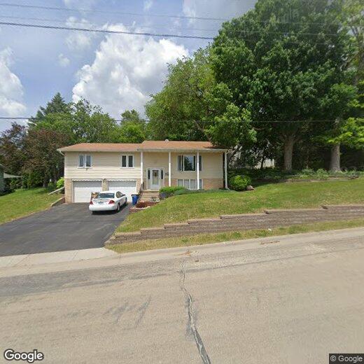 Primary Photo - 1412 Division St E