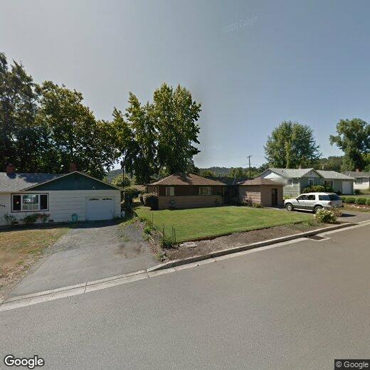 Primary Photo - Wonderful 3 bedroom with shop