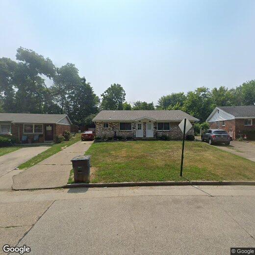 Primary Photo - 923 E Fairlawn Cir