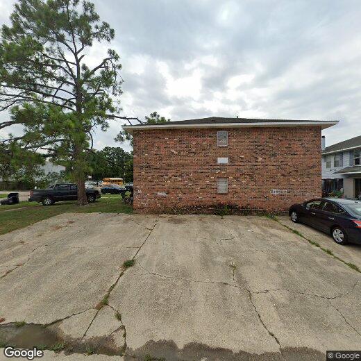 Foto principal - 2150 N Sherwood Forest Dr