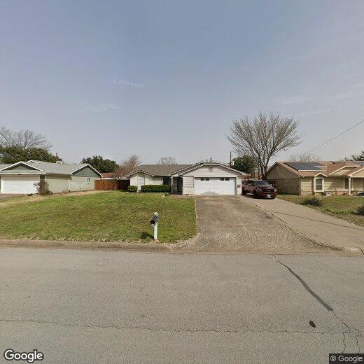 Primary Photo - 1321 Mercedes St