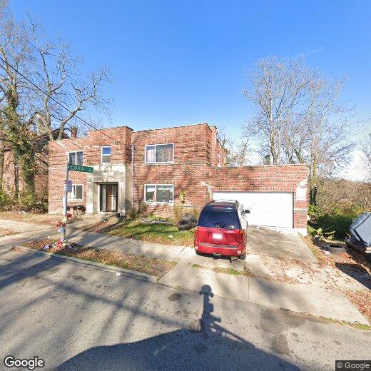 Foto principal - 2332 Harrison Ave
