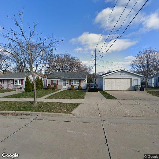9118 W Park Hill Ave, Milwaukee, WI 53226 House for Rent in Milwaukee