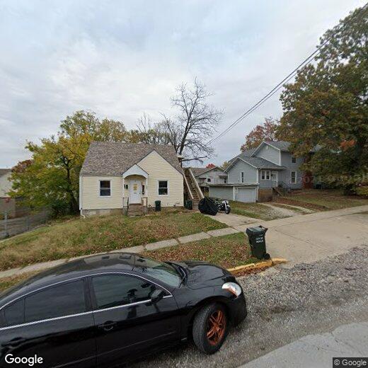 Primary Photo - 1204 N Elm St