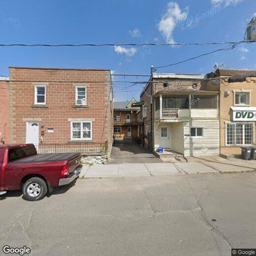 Primary Photo - 241-241 William St