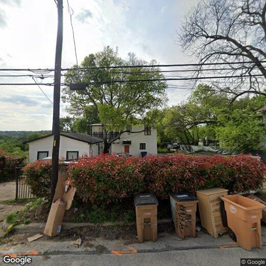 Foto principal - 9 Bedroom with yard in UT Campus