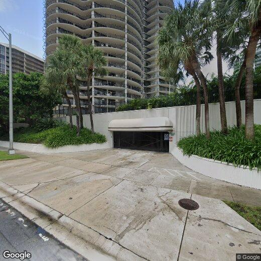 Primary Photo - 2831 S Bayshore Dr