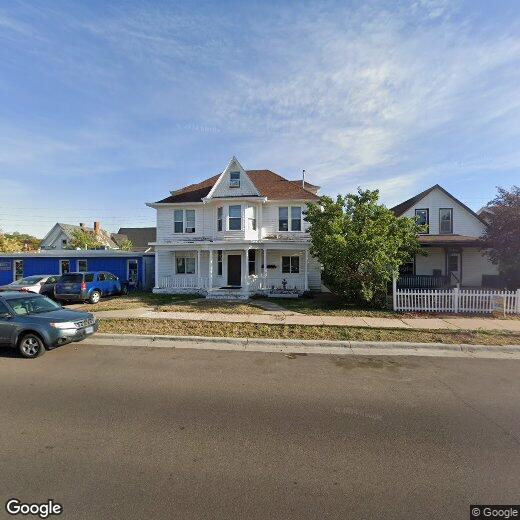 Primary Photo - 215 E 20th St