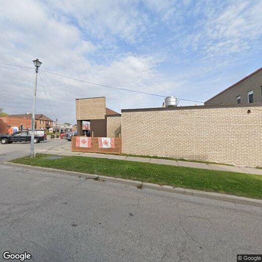 Primary Photo - 64 Holland St W