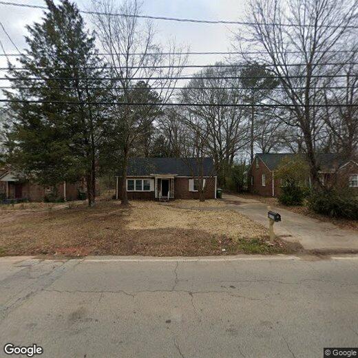 Foto principal - 2325 Browns Mill Rd SE