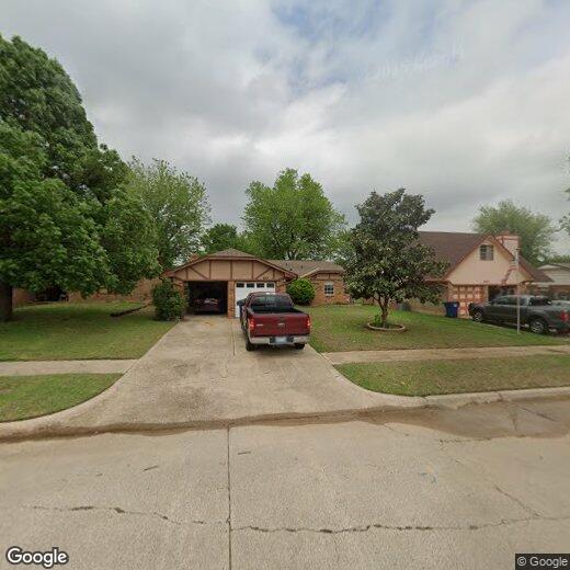 647 W Forest Dr, Mustang, OK 73064 House for Rent in Mustang, OK