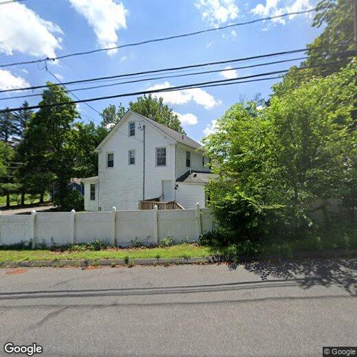 41 Canal St Unit 2, Simsbury, CT 06089 Room for Rent in Simsbury, CT