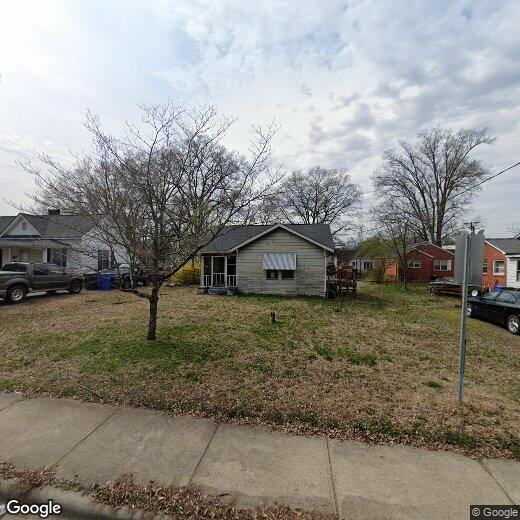 Foto principal - 211 E McNeely Ave