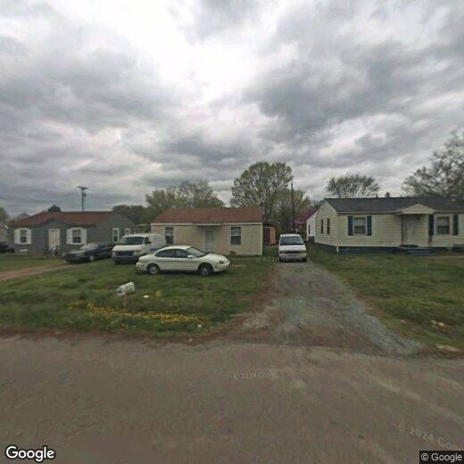 Foto principal - 305 Burch Rd