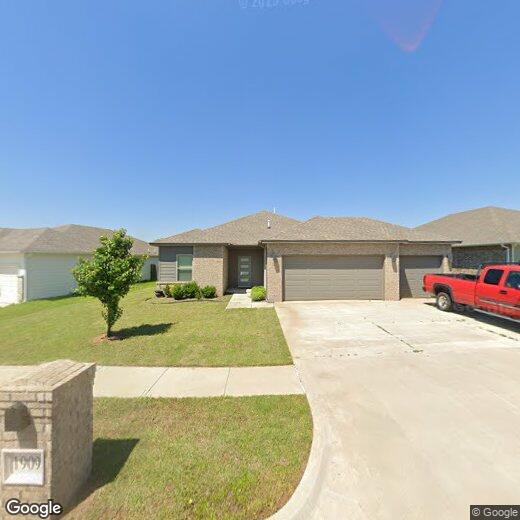 1909 Sara Vista Dr, Yukon, OK 73099 House Rental in Yukon, OK