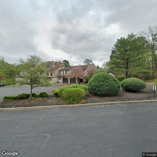 Primary Photo - 90-95 5 Crown Royal Cir