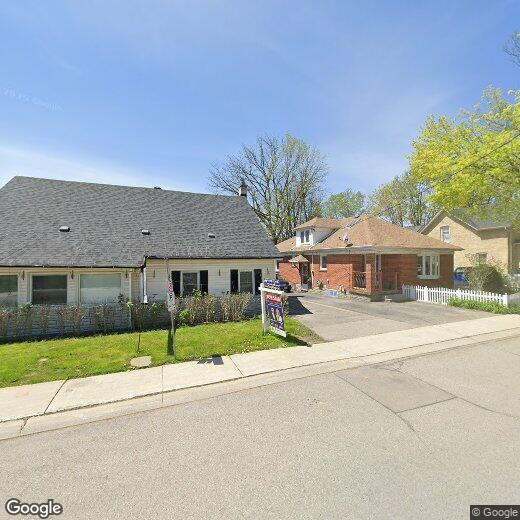 12 Spruce St, Aurora, ON L4G 1R6 House for Rent in Aurora, ON