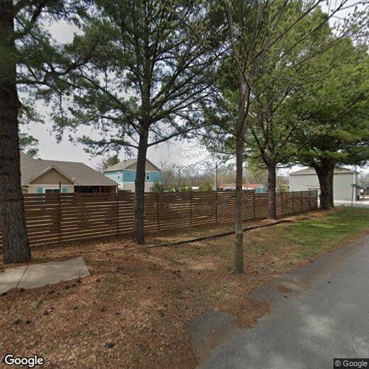 2001 Shady Ave Unit 3, Fayetteville, AR 72703 Room for Rent in