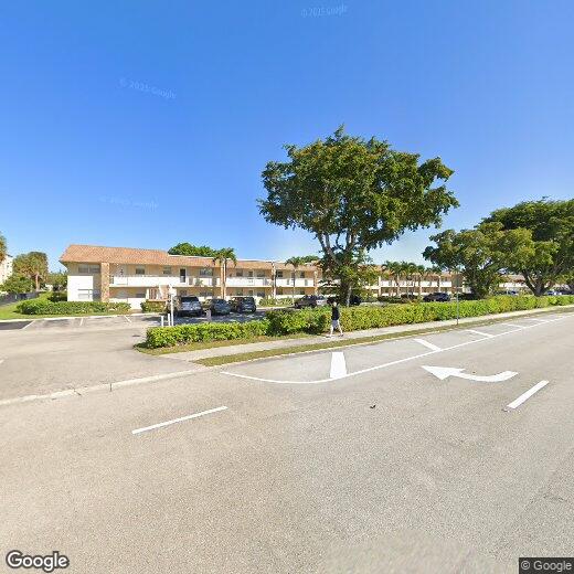 Primary Photo - 9851 Sandalfoot Blvd