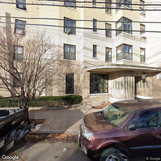 529 E 235th St