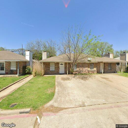 Primary Photo - 1701 Windsong Ln
