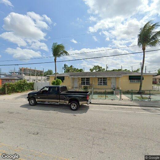 Foto principal - 2882 SW 16th St