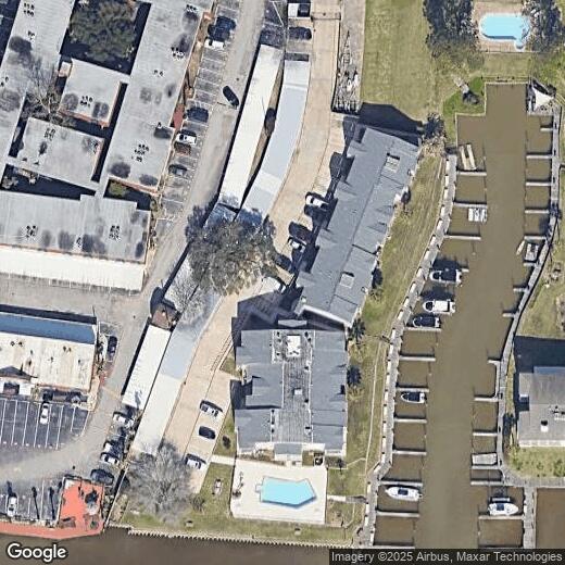 Primary Photo - 100 Yacht Club Ln