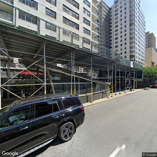 Primary Photo - 305 East 86th St