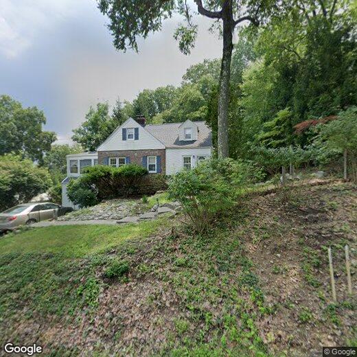 Primary Photo - Charming Cape In Lovely Lake Community