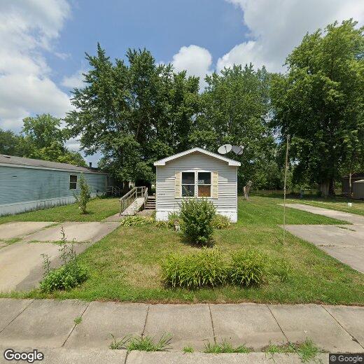 5912 Natalie Dr Unit 14, Remington, IN 47977 Room for Rent in