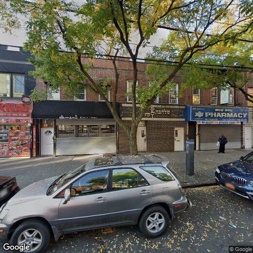 Primary Photo - 2920 Avenue