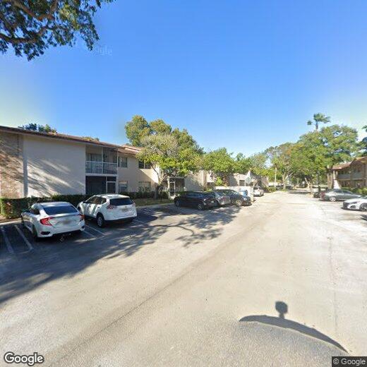 Foto principal - 3 br, 2 bath Condo - 8371 Royal Palm Blvd