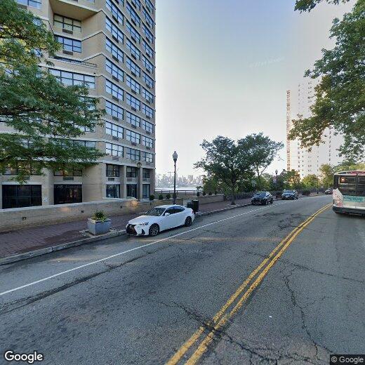 Foto principal - 7002 JFK Blvd E