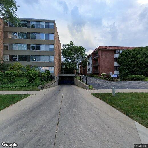 2066 St Johns Ave, Highland Park, IL 60035 Condo for Rent in Highland