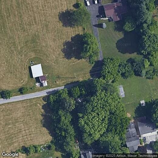 Foto principal - 3 Bedroom, 2 Bath Home