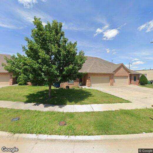 11405 NW 121st Pl, Yukon, OK 73099 Townhome Rentals in Yukon OK